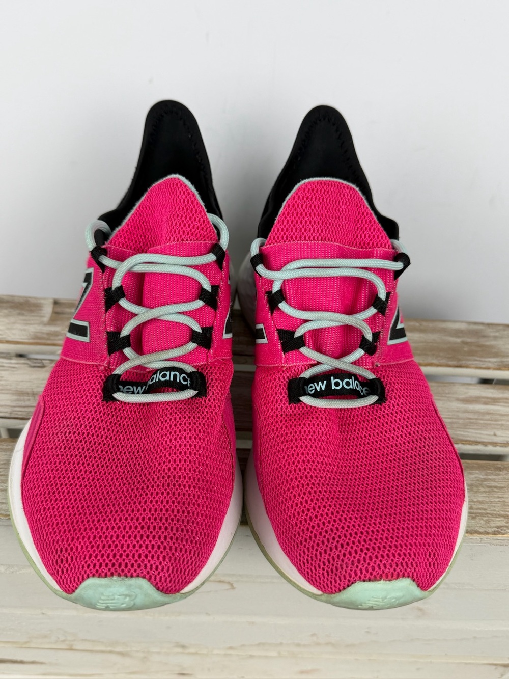 New Balance Fresh Foam Roav women's running shoes vibrant Pink Glo size 8.5 - Picture 7 of 12